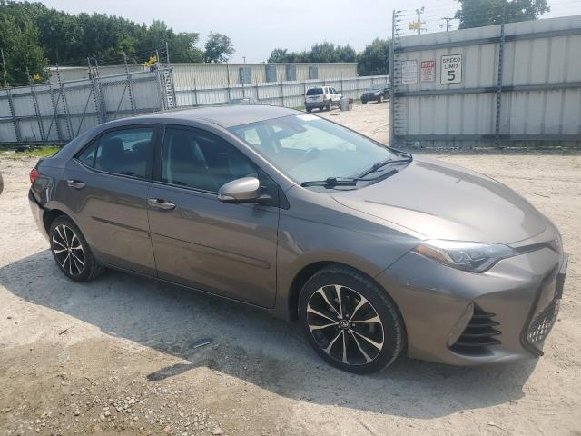 2T1BURHE0JC005661 - 2018 TOYOTA COROLLA L BROWN photo 4