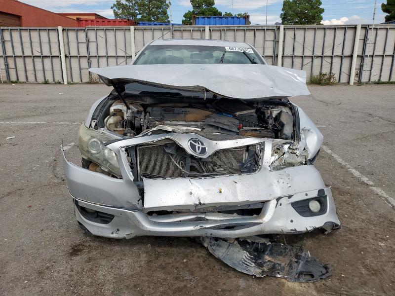 4T1BF3EKXBU660332 - 2011 TOYOTA CAMRY BASE فضي صورة 5