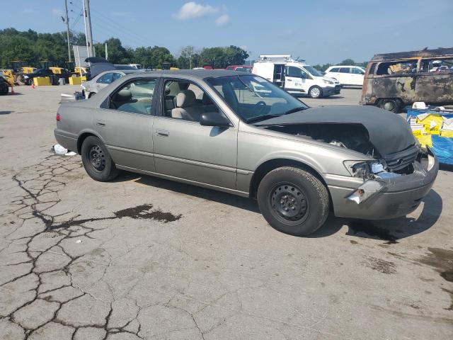 4T1BG22K1WU308533 - 1998 TOYOTA CAMRY CE 银色 照片 4