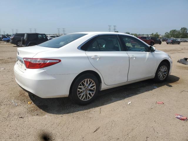 4T1BF1FK0HU725040 - 2017 TOYOTA CAMRY LE WHITE photo 3