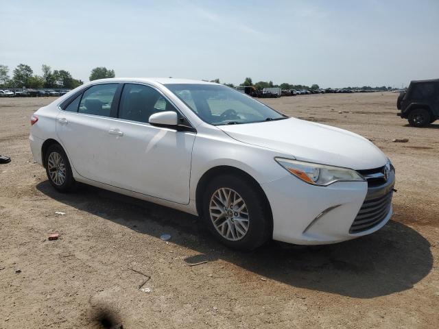 4T1BF1FK0HU725040 - 2017 TOYOTA CAMRY LE WHITE photo 4