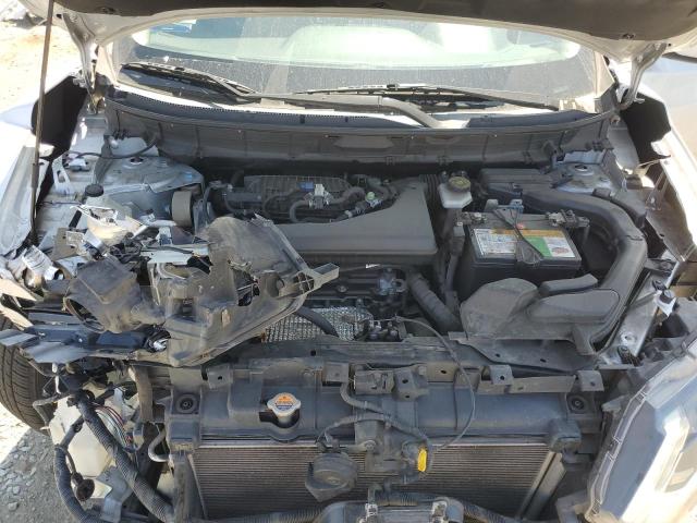 KNMAT2MT5JP524961 - 2018 NISSAN ROGUE S SILVER photo 12