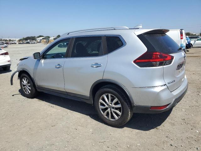 KNMAT2MT5JP524961 - 2018 NISSAN ROGUE S SILVER photo 2