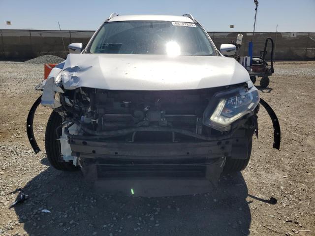 KNMAT2MT5JP524961 - 2018 NISSAN ROGUE S SILVER photo 5