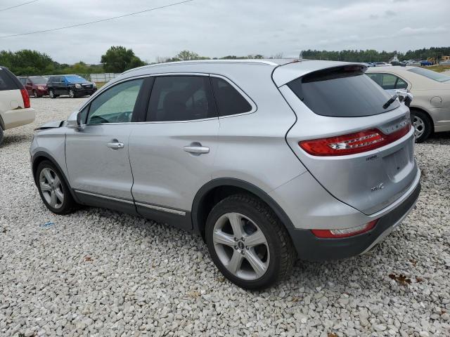 5LMCJ1D98HUL08121 - 2017 LINCOLN MKC PREMIERE SILVER photo 2