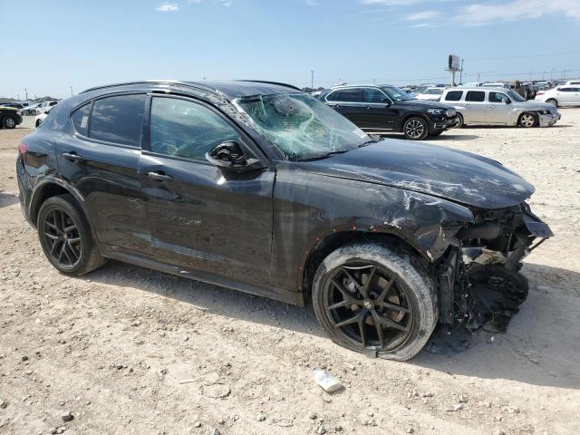 ZASPAJAN3M7D12023 - 2021 ALFA ROMEO STELVIO SPORT Schwarz Foto 4
