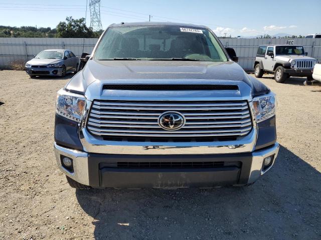5TFCY5F15HX020735 - 2017 TOYOTA TUNDRA DOUBLE CAB SR/SR5 GRAY photo 5