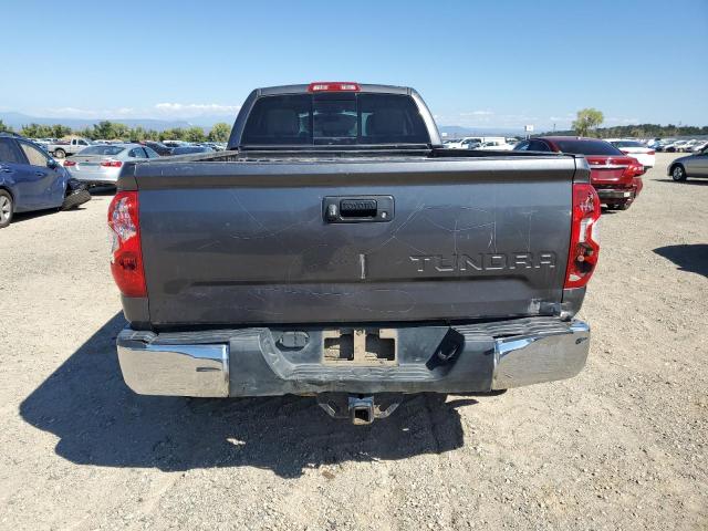 5TFCY5F15HX020735 - 2017 TOYOTA TUNDRA DOUBLE CAB SR/SR5 GRAY photo 6