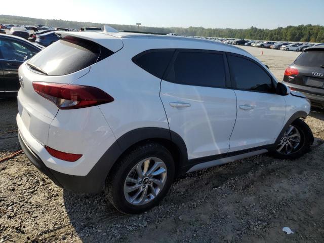 KM8J33A45JU665593 - 2018 HYUNDAI TUCSON SEL WHITE photo 3