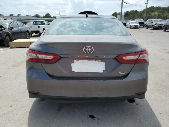 4T1F11AK1LU301480 - 2020 TOYOTA CAMRY XLE GRAY photo 6