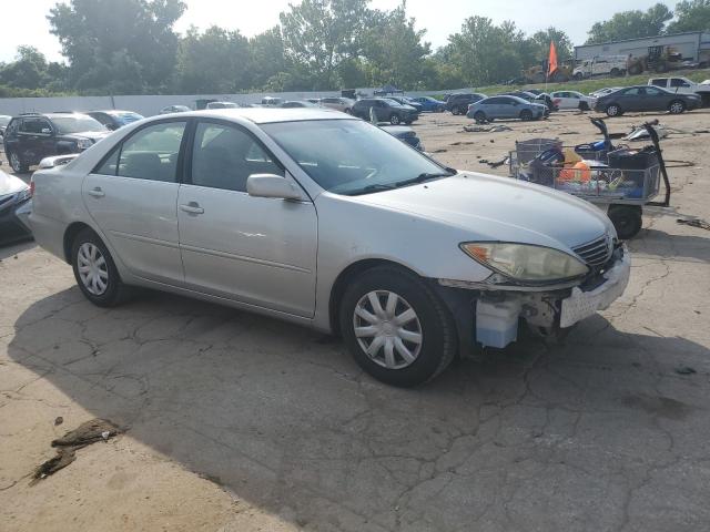 4T1BE32K25U961351 - 2005 TOYOTA CAMRY LE ნაცრისფერი ფოტო 4