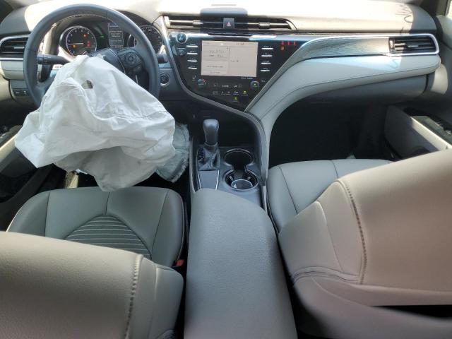 4T1B11HK8JU593954 - 2018 TOYOTA CAMRY L SILVER photo 8