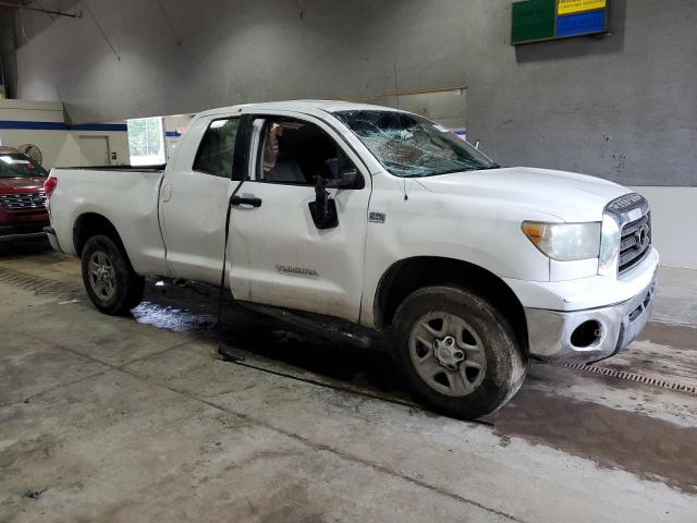 5TBRT54158S458309 - 2008 TOYOTA TUNDRA DOUBLE CAB WHITE photo 4