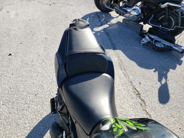 JKAEXEJ17HDA01914 - 2017 KAWASAKI EX650 J შავი ფოტო 10