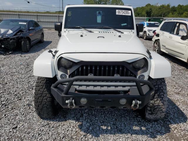 1C4BJWEG1GL290997 - 2016 JEEP WRANGLER UNLIMITED SAHARA WHITE photo 5