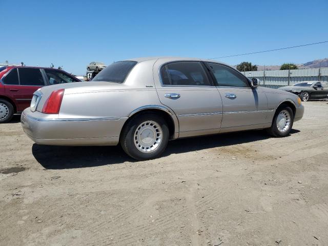1LNHM81W71Y622098 - 2001 LINCOLN TOWN CAR EXECUTIVE Қоңыр фото 3