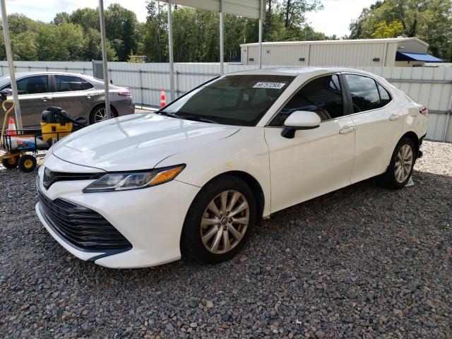 4T1B11HK2JU114203 - 2018 TOYOTA CAMRY L WHITE photo 1