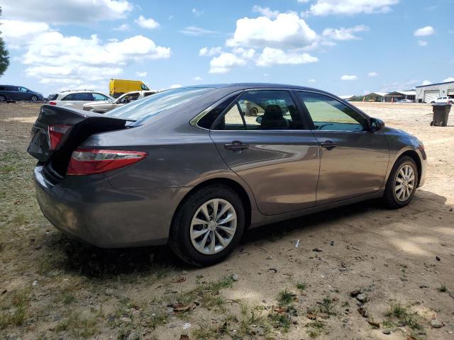 4T1BF1FK5HU335535 - 2017 TOYOTA CAMRY LE GRAY photo 3