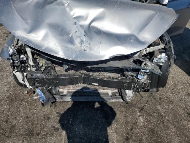 4T1BF1FK0HU669472 - 2017 TOYOTA CAMRY LE SILVER photo 11