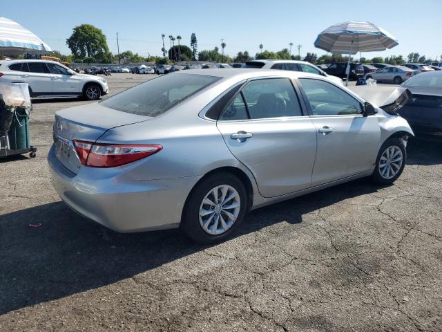 4T1BF1FK0HU669472 - 2017 TOYOTA CAMRY LE SILVER photo 3