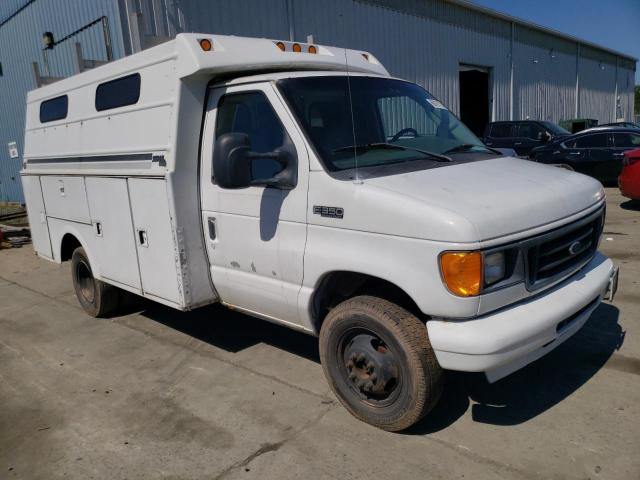 1FDWE35P34HA87088 - 2004 FORD ECONOLINE E350 SUPER DUTY CUTAWAY VAN WHITE photo 4