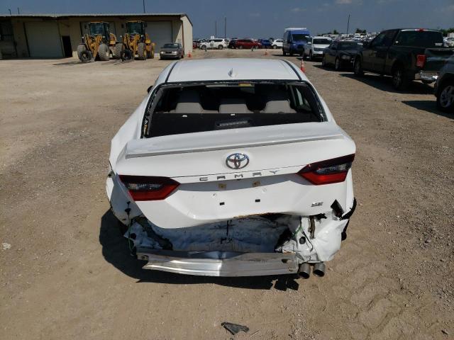 4T1G11AK5PU745049 - 2023 TOYOTA CAMRY SE NIGHT SHADE WHITE photo 6