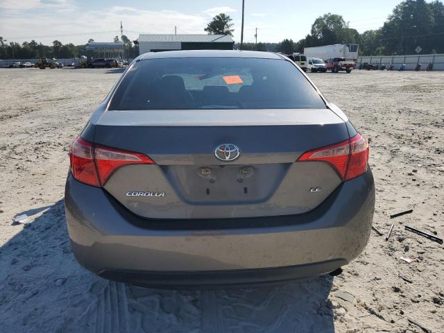 5YFBURHE5JP852935 - 2018 TOYOTA COROLLA L GRAY photo 6