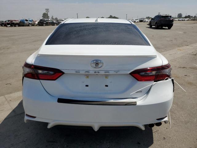 4T1S11AK0PU178839 - 2023 TOYOTA CAMRY SE NIGHT SHADE WHITE photo 6