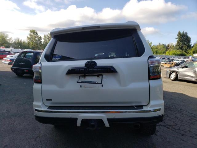 JTEBU5JRXK5650172 - 2019 TOYOTA 4RUNNER SR5 WHITE photo 6