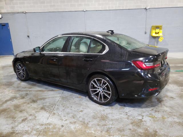 3MW5P9J05N8C72204 - 2022 BMW 330XE Czarny zdjęcie 2