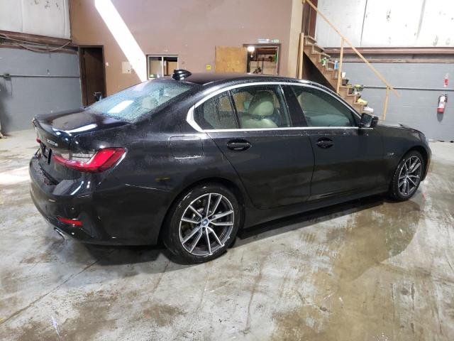 3MW5P9J05N8C72204 - 2022 BMW 330XE BLACK photo 3