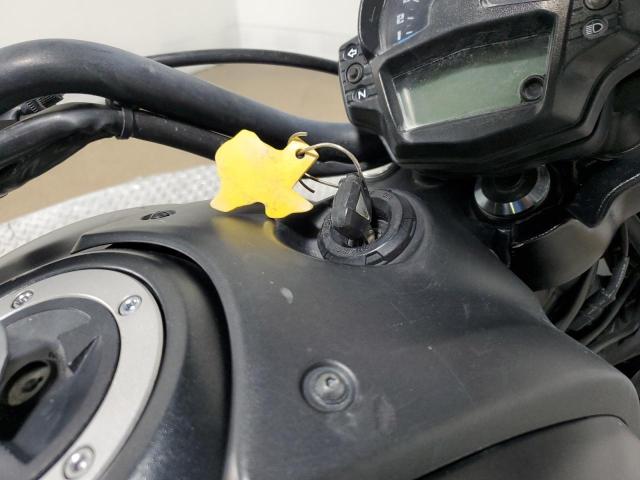 JKAENEC1XHDA00873 - 2017 KAWASAKI EN650 C BLACK photo 8