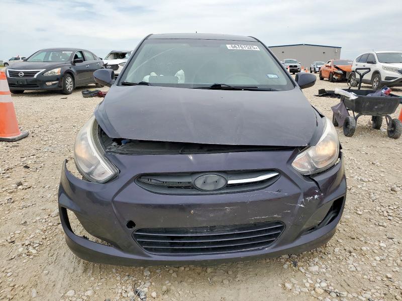 KMHCT4AE9HU314087 - 2017 HYUNDAI ACCENT SE გრაფიტი ფოტო 5