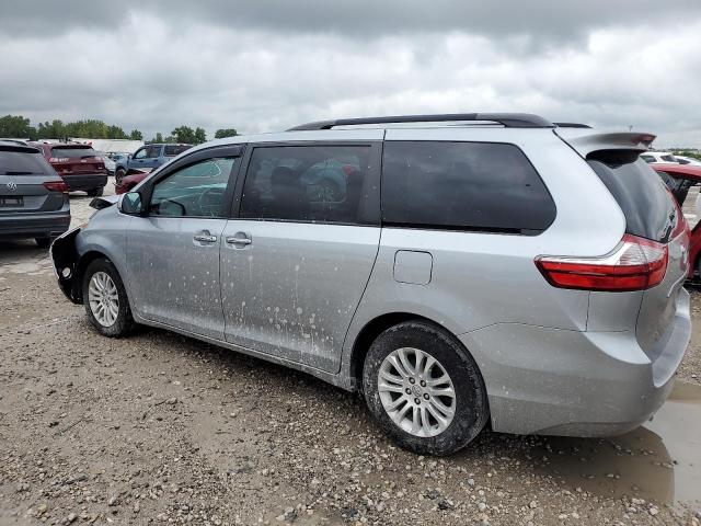 5TDYZ3DC9HS804014 - 2017 TOYOTA SIENNA XLE SILVER photo 2