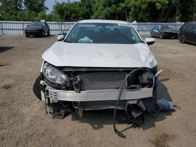 2HGFC2F50JH041579 - 2018 HONDA CIVIC LX 白色 照片 5