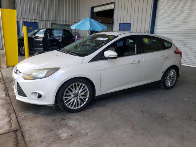 1FADP3N26EL255000 - 2014 FORD FOCUS TITANIUM WHITE photo 1