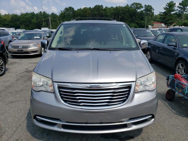 2C4RC1CG7DR650808 - 2013 CHRYSLER TOWN & COU TOURING L SILVER photo 5