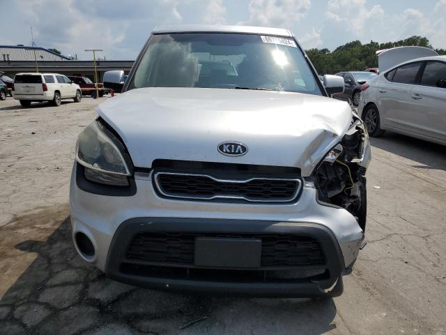 KNDJT2A5XC7427232 - 2012 KIA SOUL SILVER photo 5