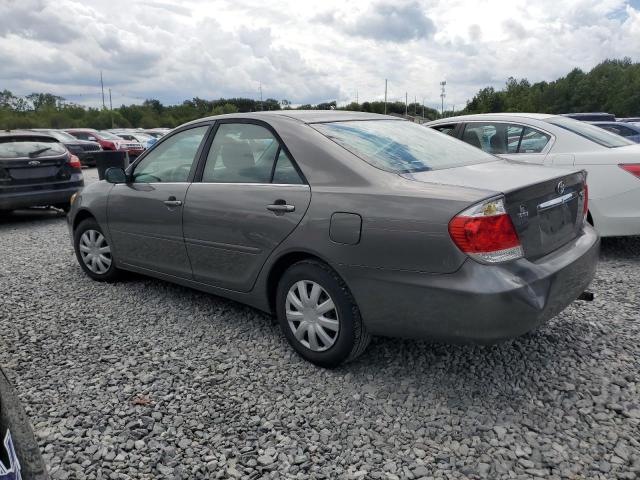 4T1BE32K55U614547 - 2005 TOYOTA CAMRY LE GRAY photo 2