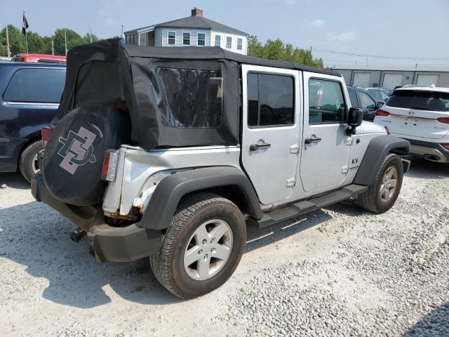 1J4GA39158L623269 - 2008 JEEP WRANGLER U X SILVER photo 3