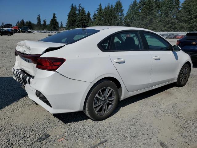 3KPF24AD5PE655558 - 2023 KIA FORTE LX WHITE photo 3