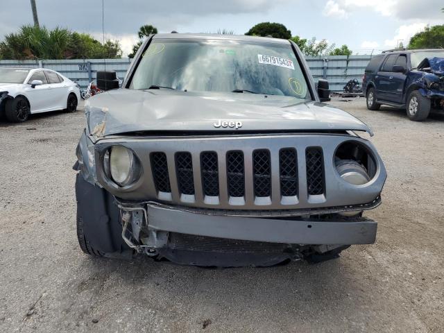 1C4NJPFB5CD634406 - 2012 JEEP PATRIOT LATITUDE GRAY photo 5