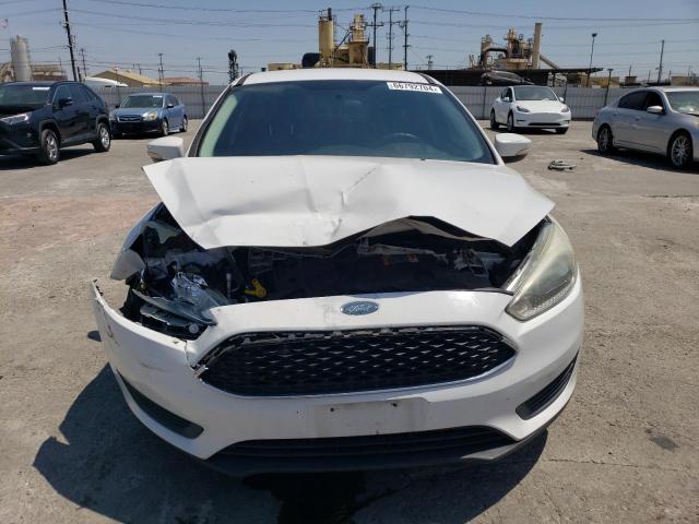 1FADP3K23FL282371 - 2015 FORD FOCUS SE WHITE photo 5