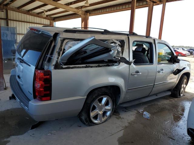 1GNSCKE01BR286869 - 2011 CHEVROLET SUBURBAN C1500 LTZ SILVER photo 3