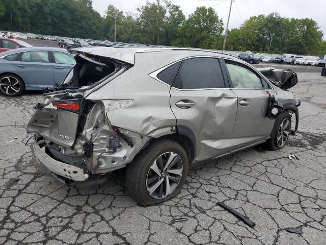 JTJBARBZ3J2148975 - 2018 LEXUS NX 300 BASE 银色 照片 3