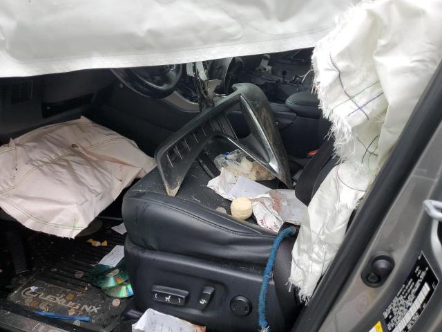 JTJBARBZ3J2148975 - 2018 LEXUS NX 300 BASE 银色 照片 7