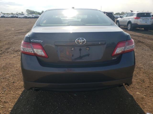 4T1BF3EK3BU163008 - 2011 TOYOTA CAMRY BASE GRAY photo 6