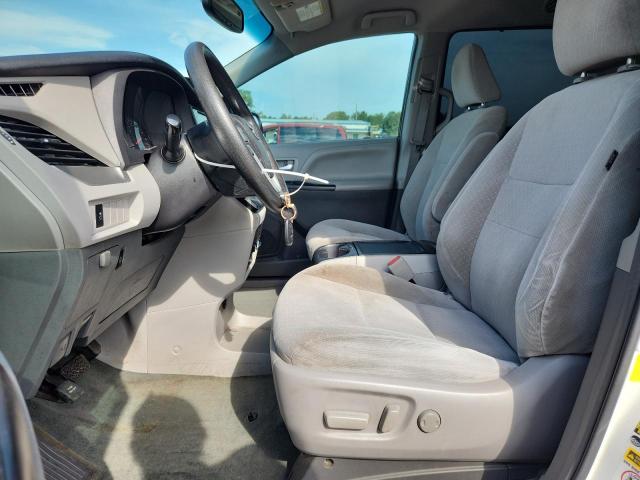 5TDKZ3DC4HS858715 - 2017 TOYOTA SIENNA LE 白色 照片 7
