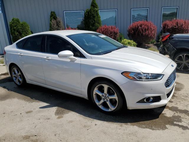 3FA6P0H77FR158762 - 2015 FORD FUSION SE WHITE photo 4