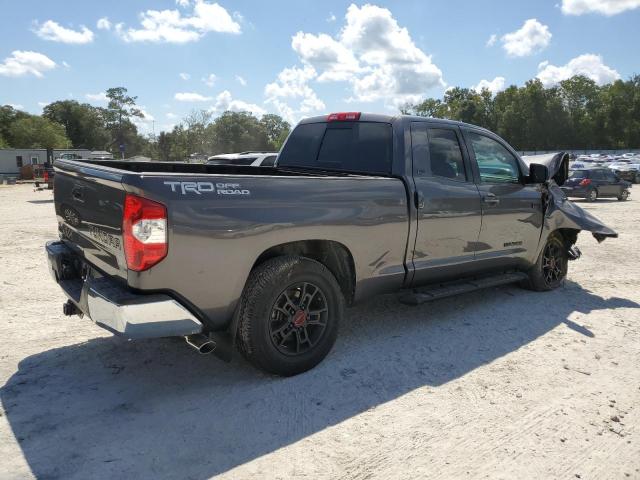 5TFRW5F15HX227139 - 2017 TOYOTA TUNDRA DOUBLE CAB SR/SR5 GRAY photo 3
